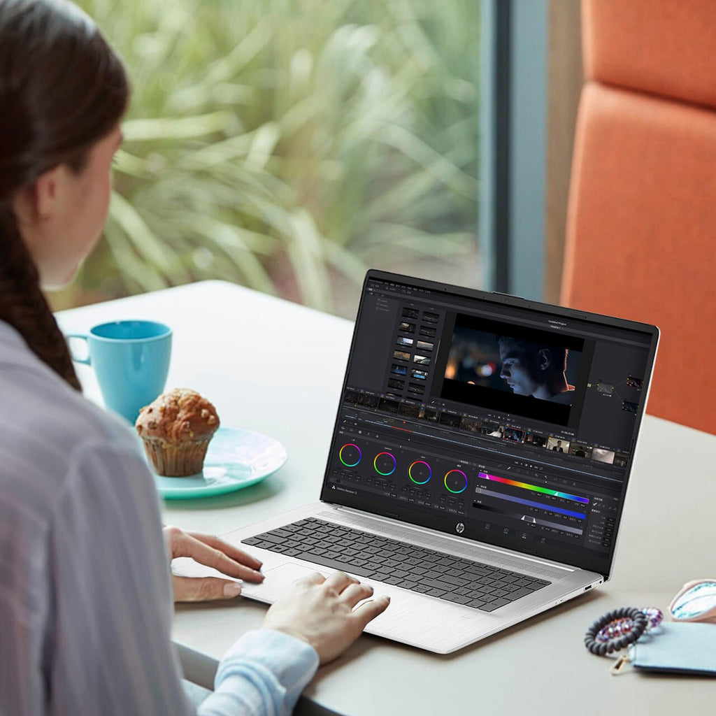 17.3 Inch Touchscreen Laptop B331